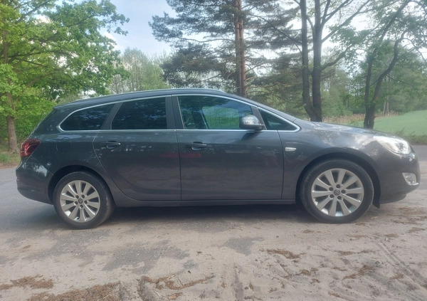 Opel Astra cena 17999 przebieg: 192000, rok produkcji 2012 z Margonin małe 67